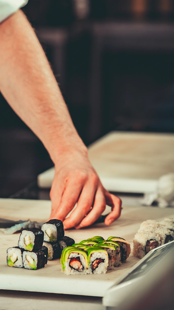 Kit de fabrication de sushis – Kit de fabrication de sushis avec tapis à  rouler en bambou, baguettes avec supports, outil de rouleau à sushi à